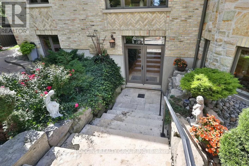 158 HARBORN TRAIL