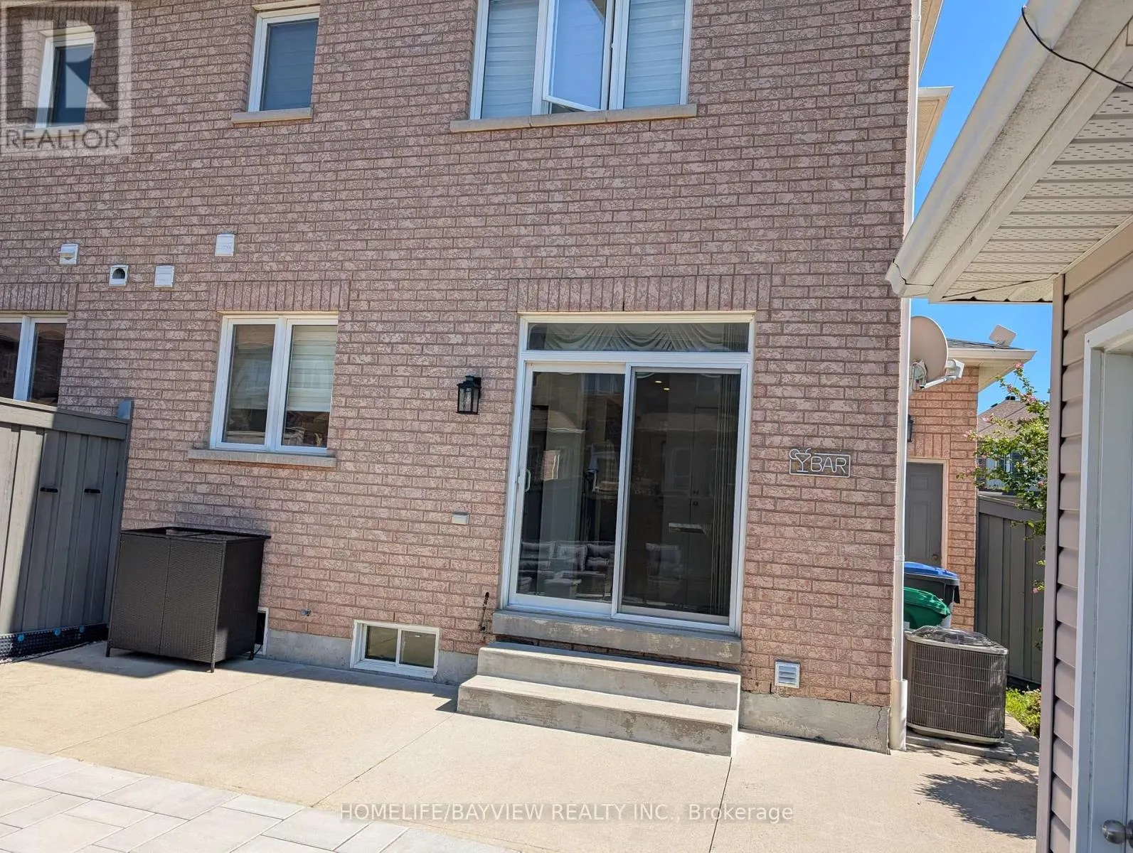 32 DEVONSLEIGH DRIVE