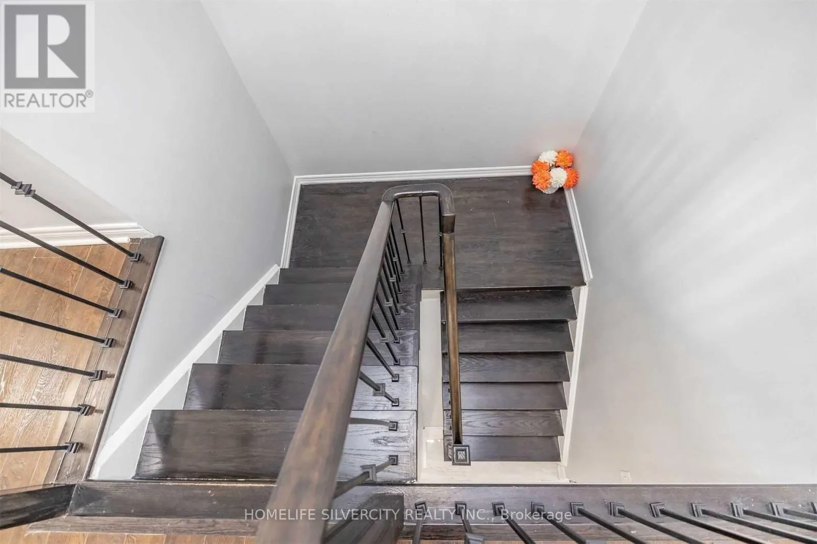 39 SUMMERDALE CRESCENT