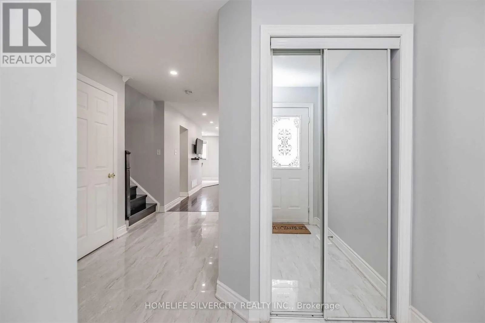 39 SUMMERDALE CRESCENT