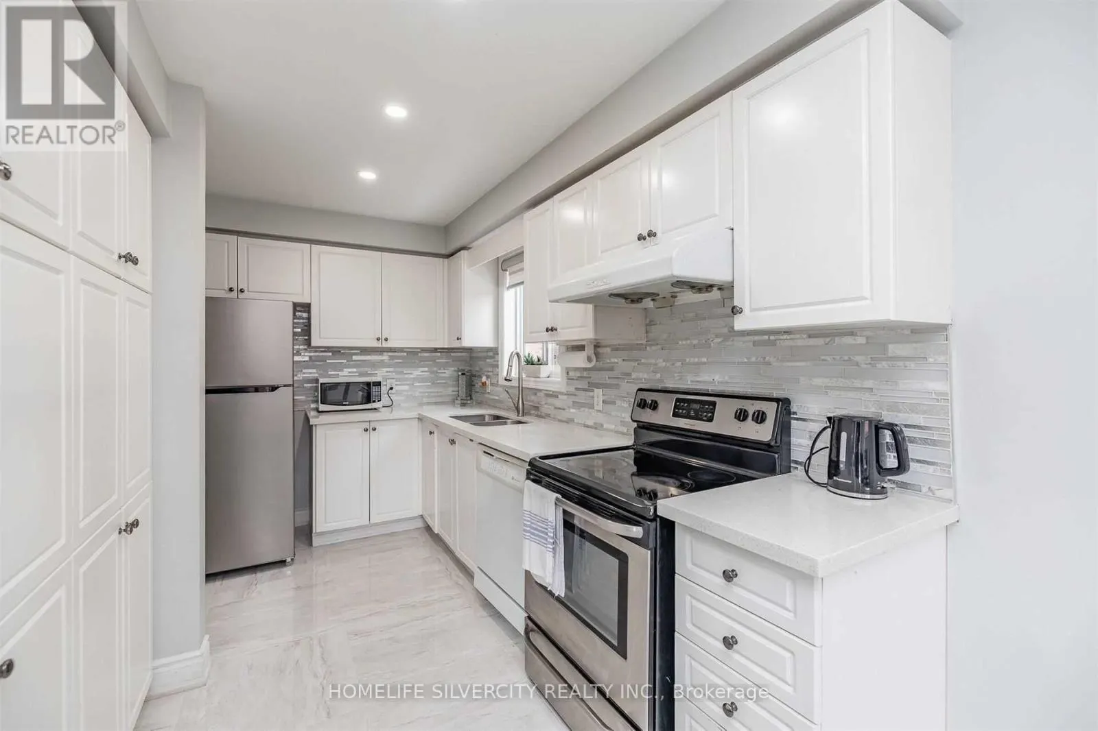 39 SUMMERDALE CRESCENT