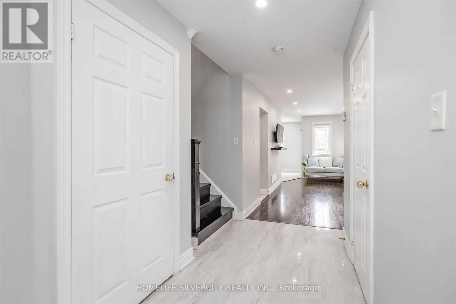 39 SUMMERDALE CRESCENT