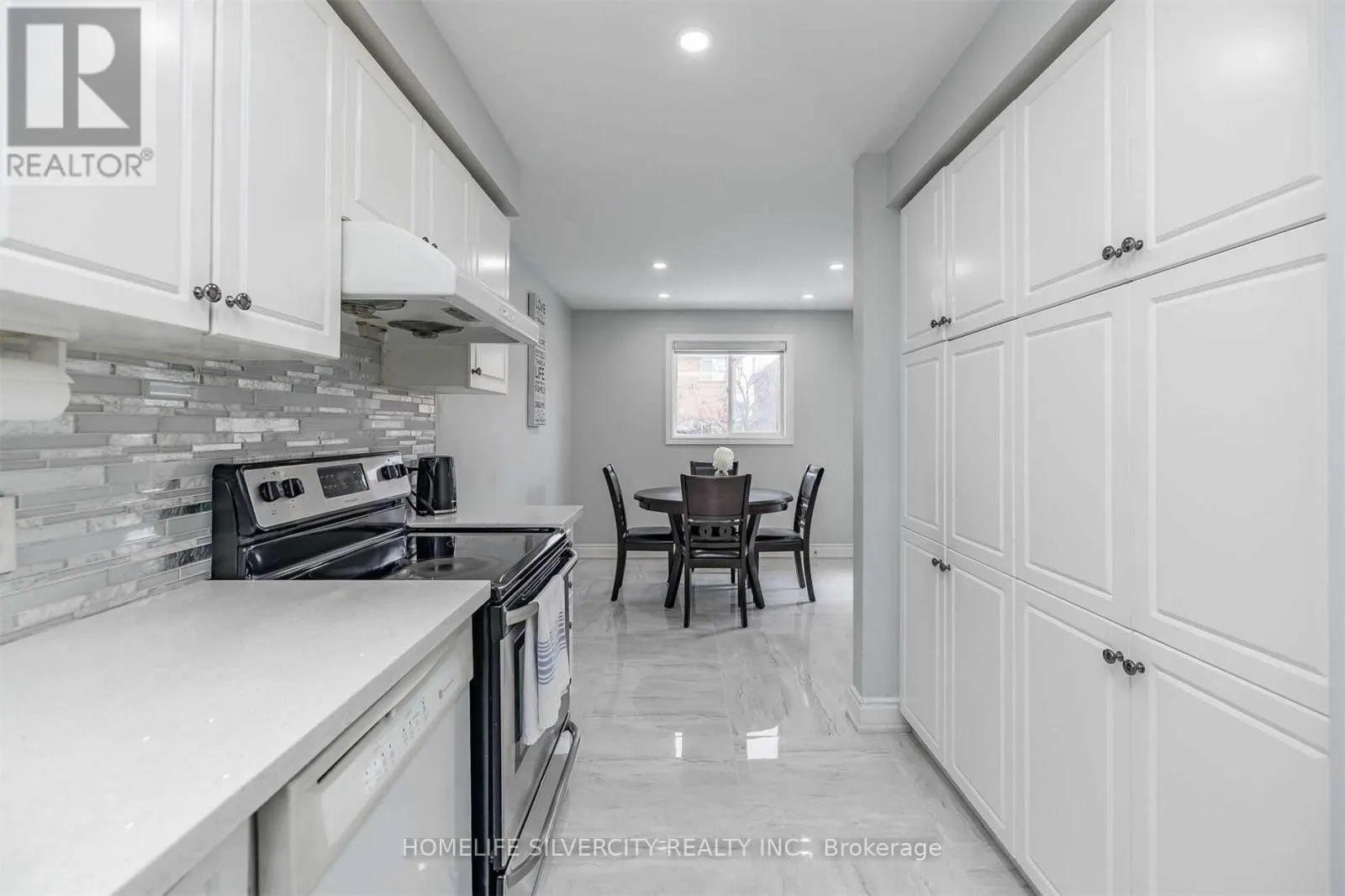 39 SUMMERDALE CRESCENT