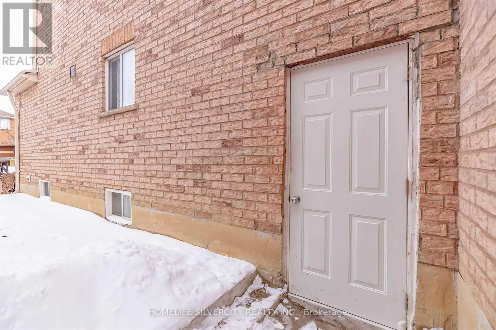 39 SUMMERDALE CRESCENT