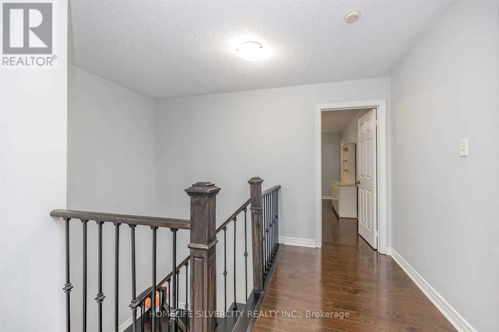 39 SUMMERDALE CRESCENT