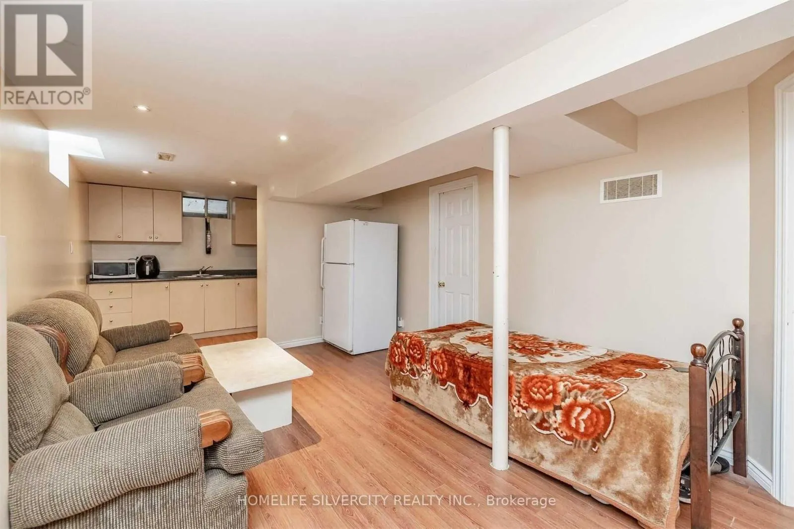 39 SUMMERDALE CRESCENT