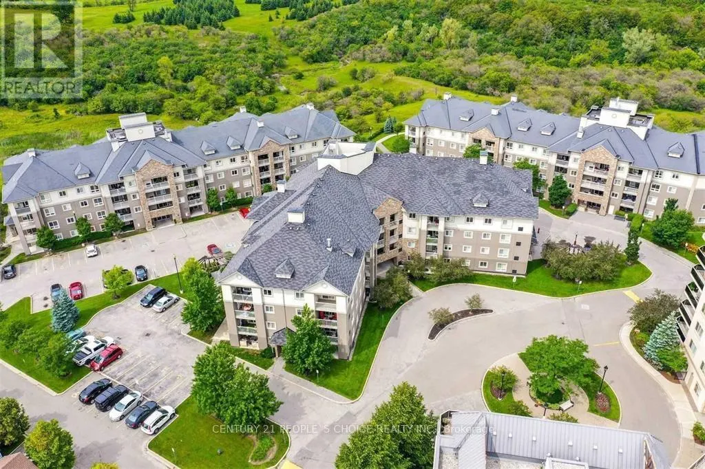 302 - 4 DAYSPRING CIRCLE