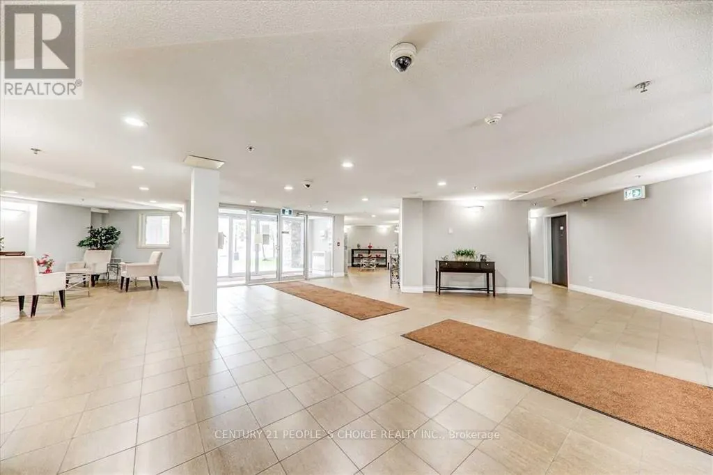 302 - 4 DAYSPRING CIRCLE