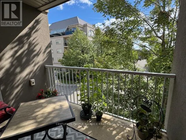 302 - 4 DAYSPRING CIRCLE