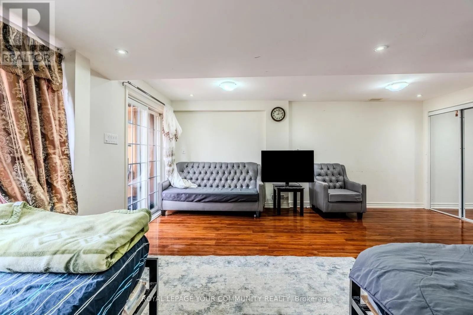 22 PANAMA PLACE
