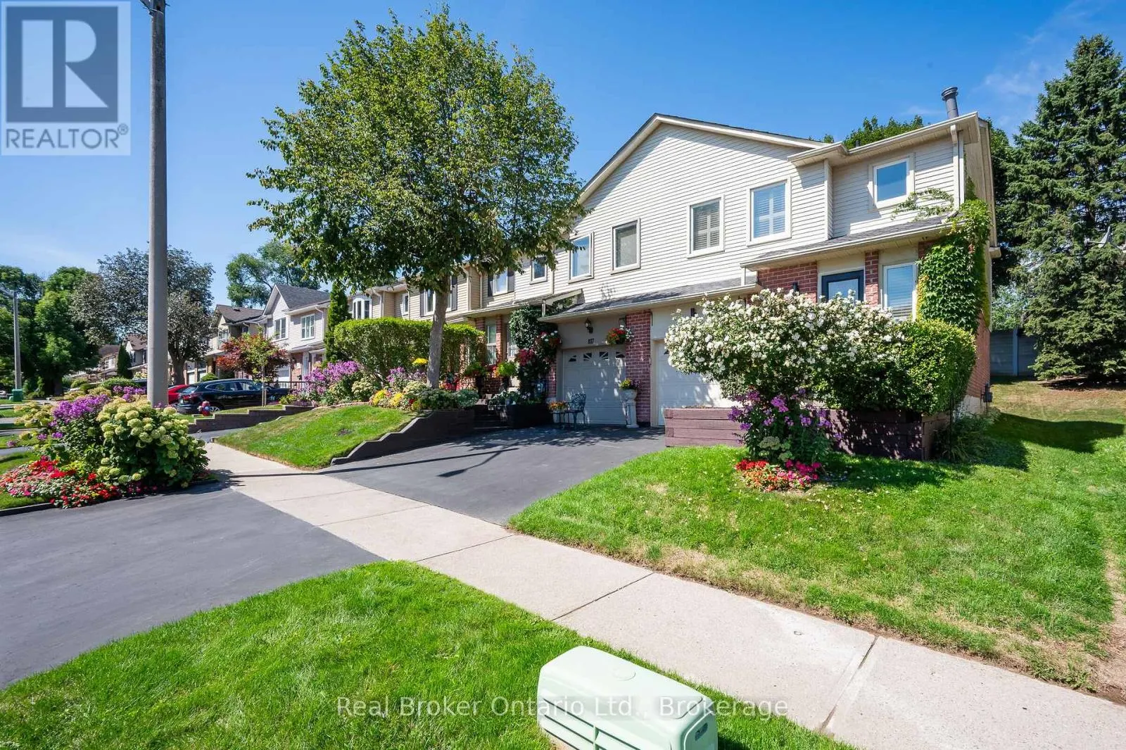 815 SWEETWATER CRESCENT