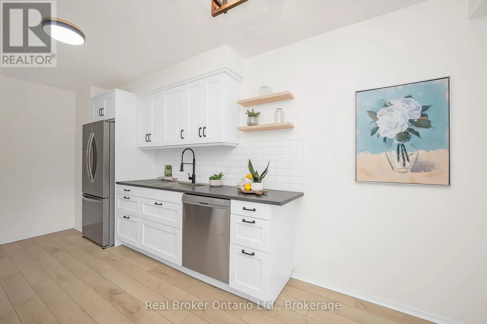 815 SWEETWATER CRESCENT