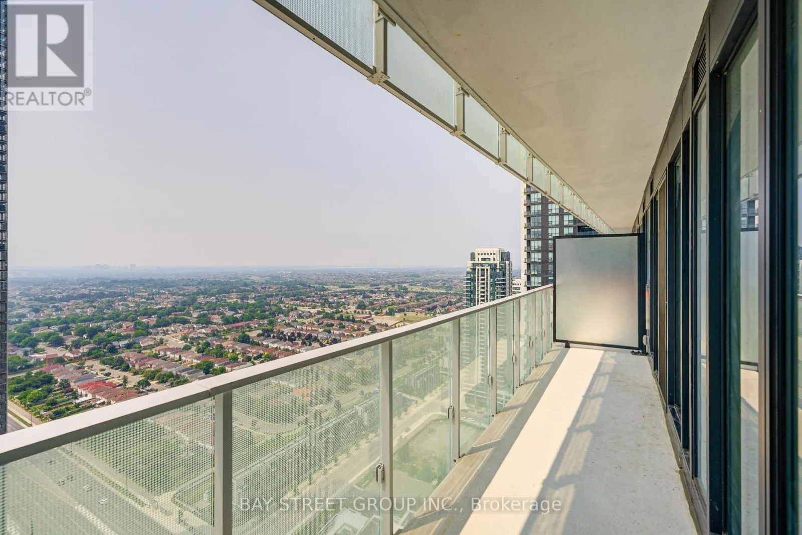 3207 - 3900 CONFEDERATION PARKWAY