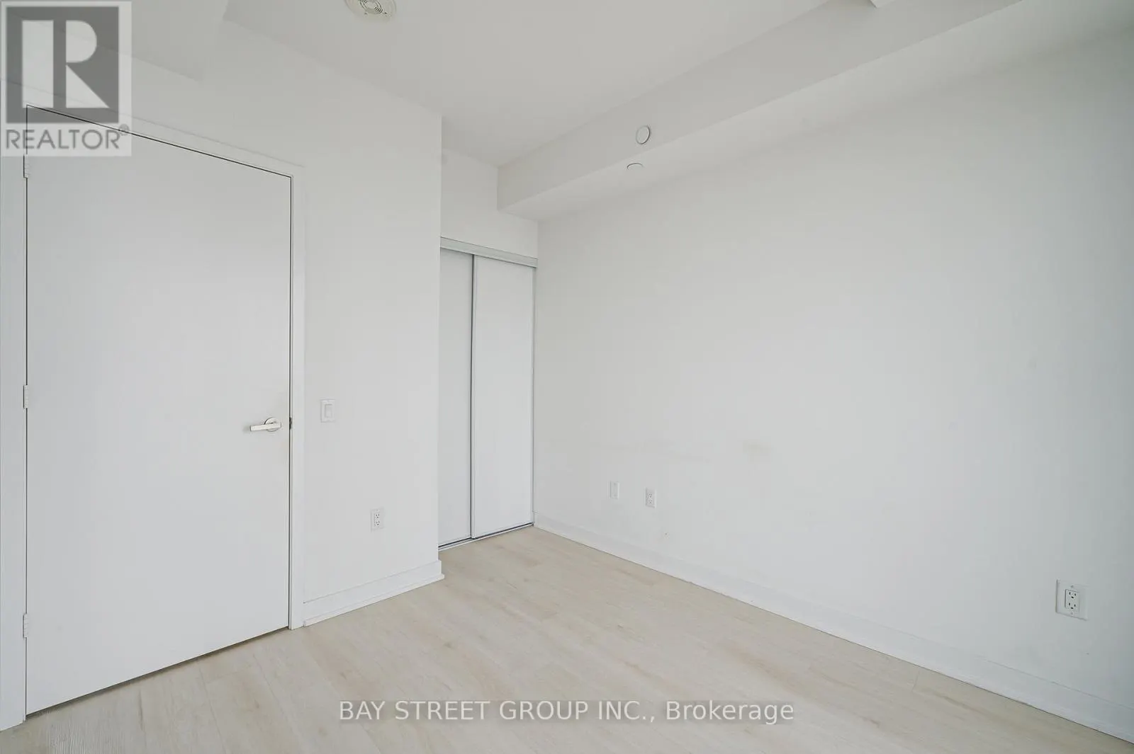 3207 - 3900 CONFEDERATION PARKWAY