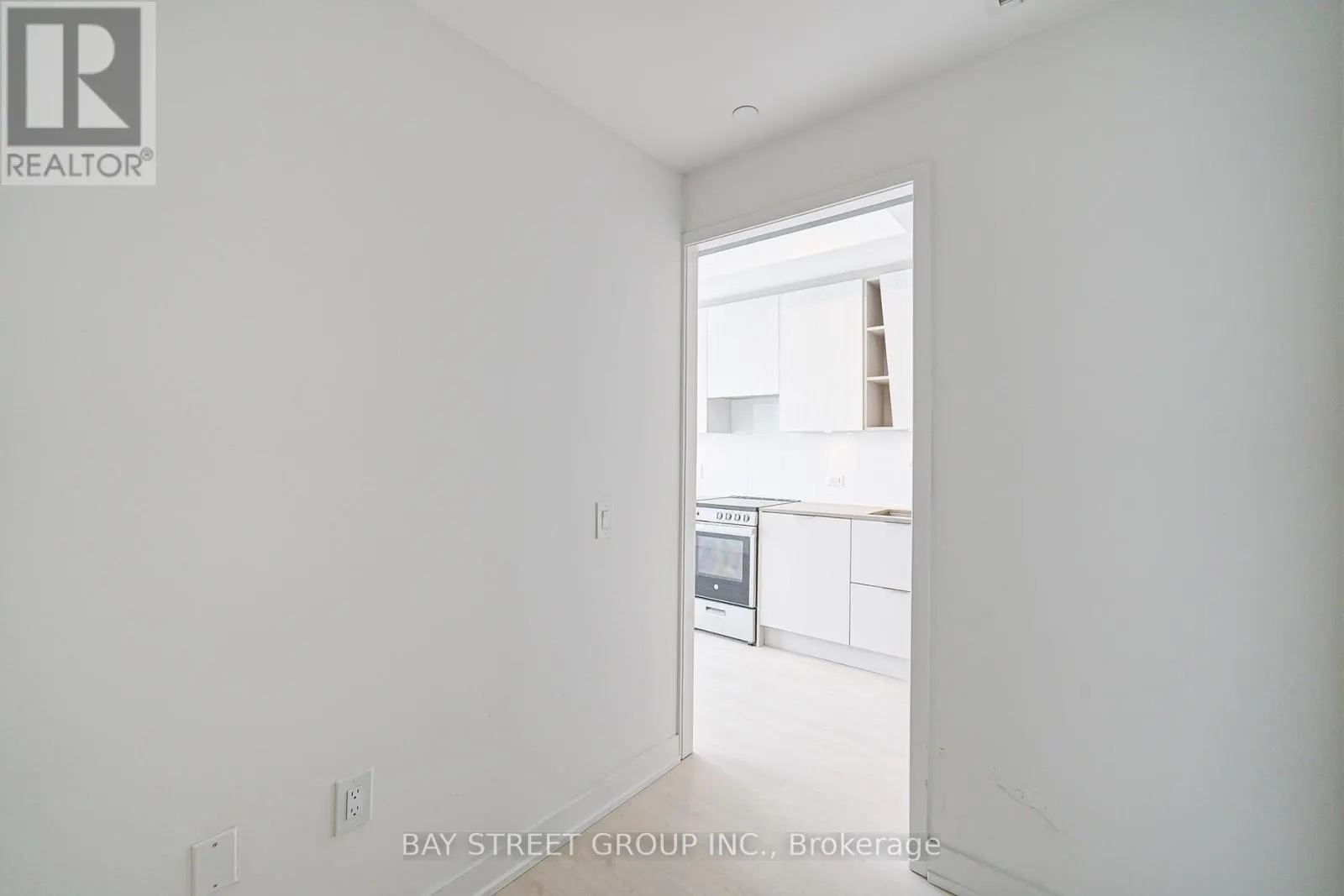 3207 - 3900 CONFEDERATION PARKWAY