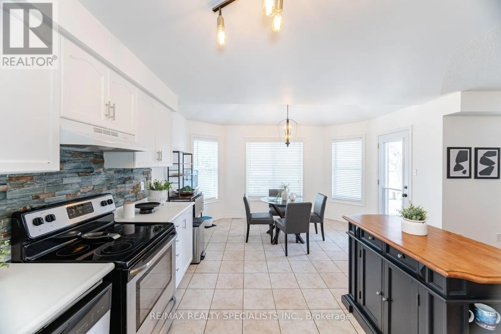 7405 BANFFSHIRE COURT