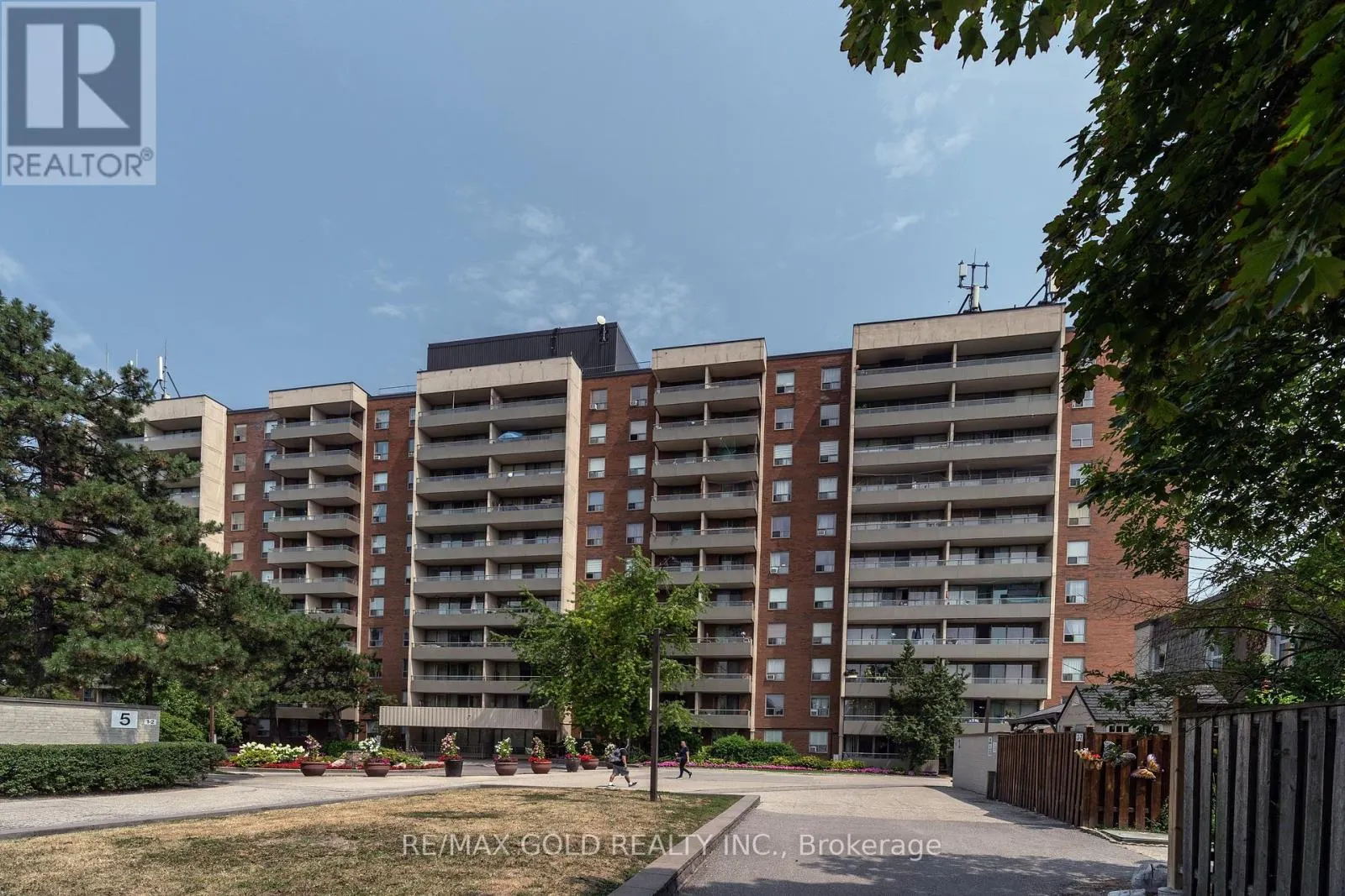 502 - 1 FOUR WINDS DRIVE