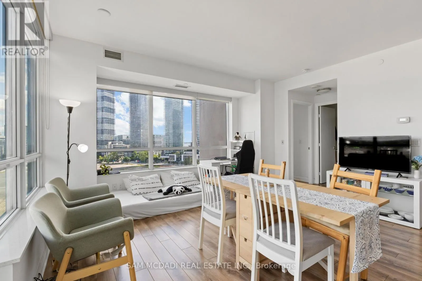 1109 - 36 PARK LAWN ROAD