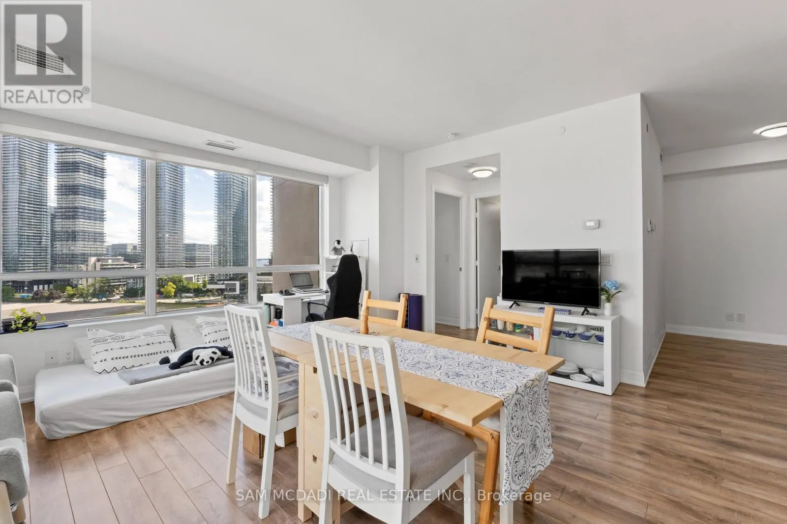 1109 - 36 PARK LAWN ROAD