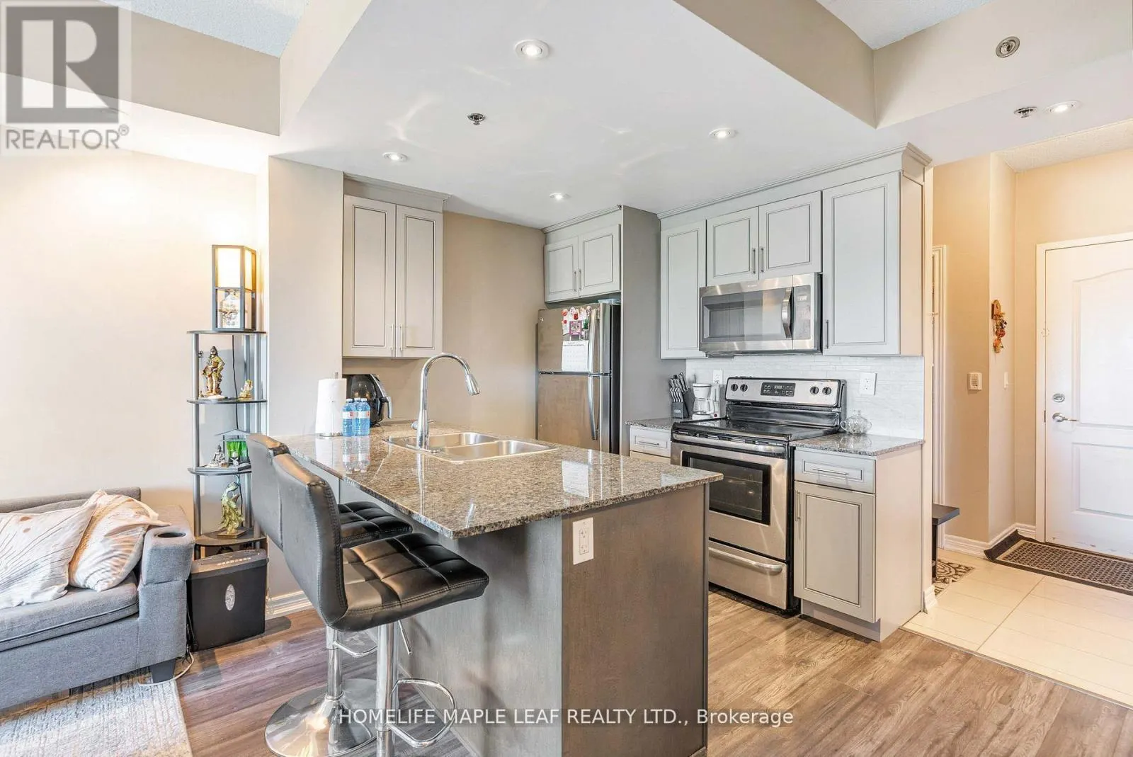 307 - 1421 COSTIGAN ROAD