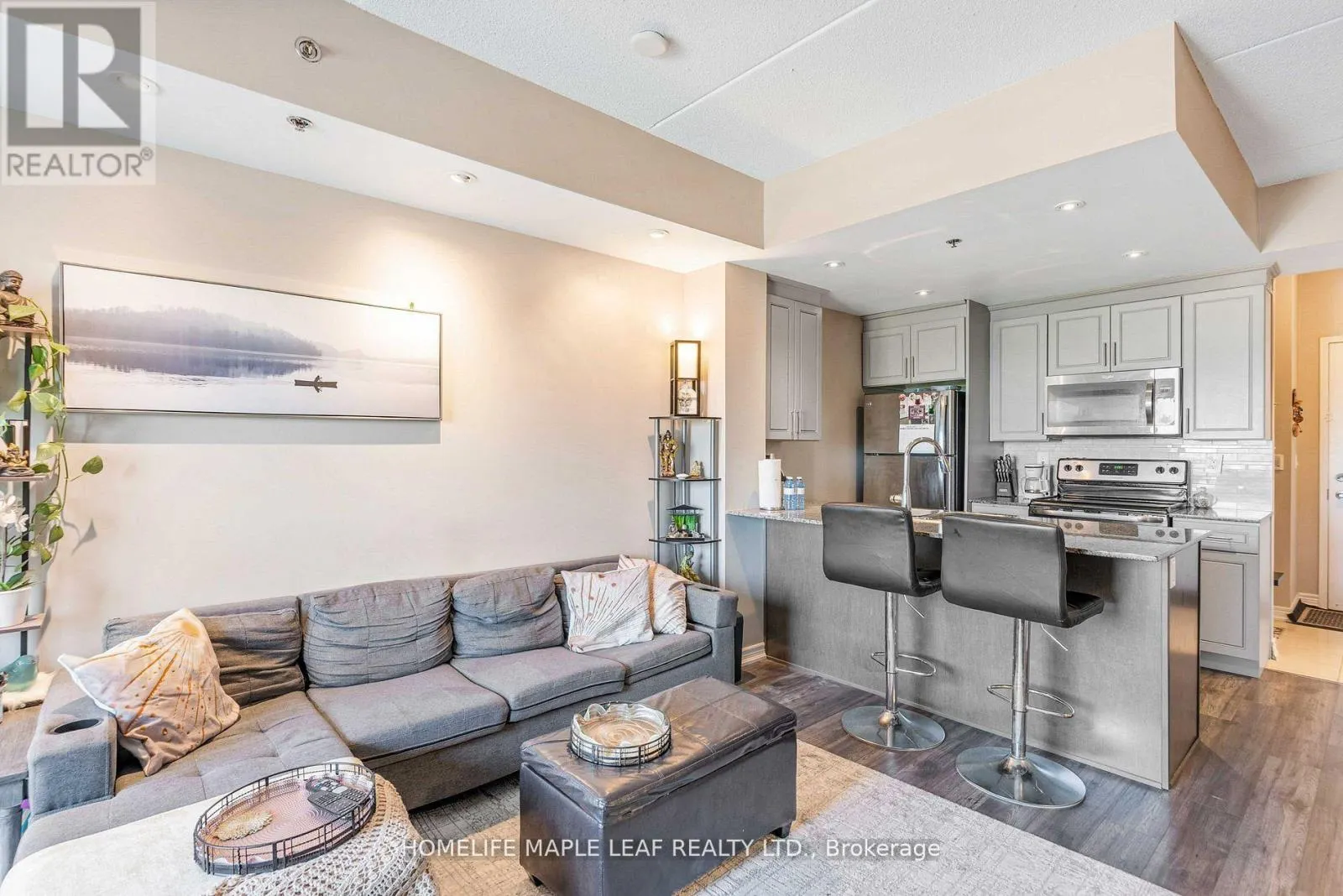307 - 1421 COSTIGAN ROAD