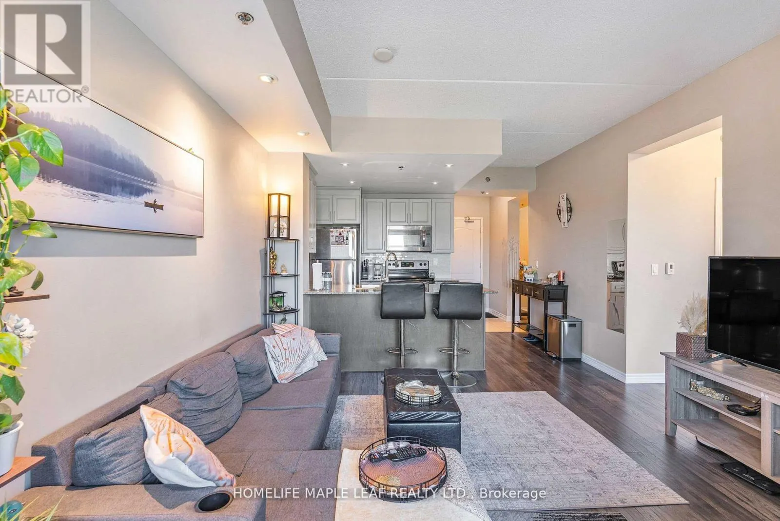 307 - 1421 COSTIGAN ROAD