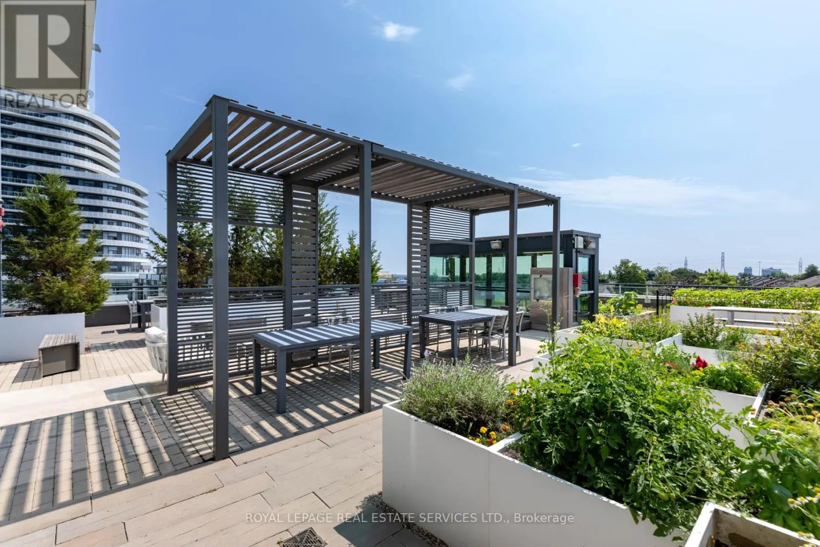 1807 - 2560 EGLINTON AVENUE W