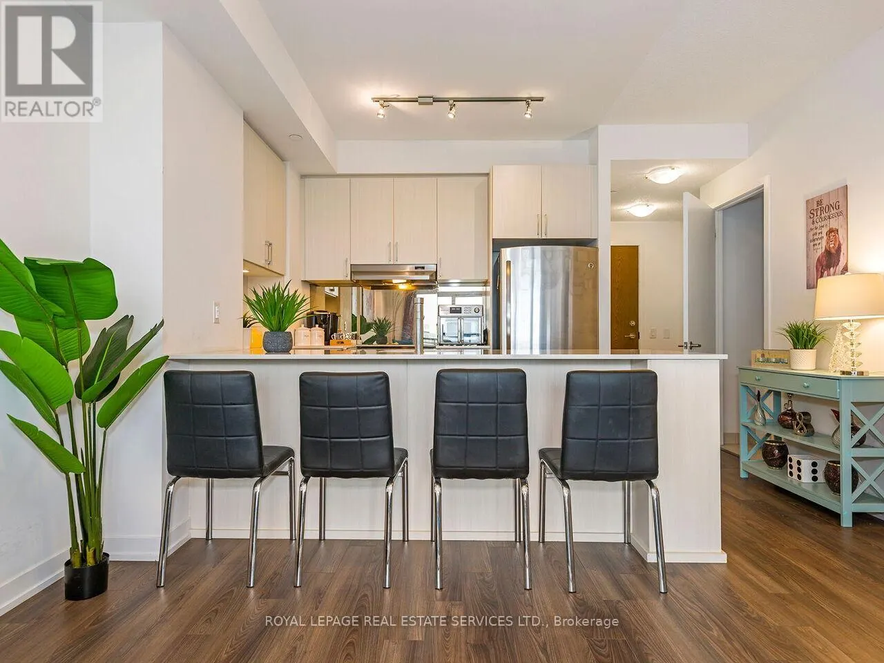 1807 - 2560 EGLINTON AVENUE W