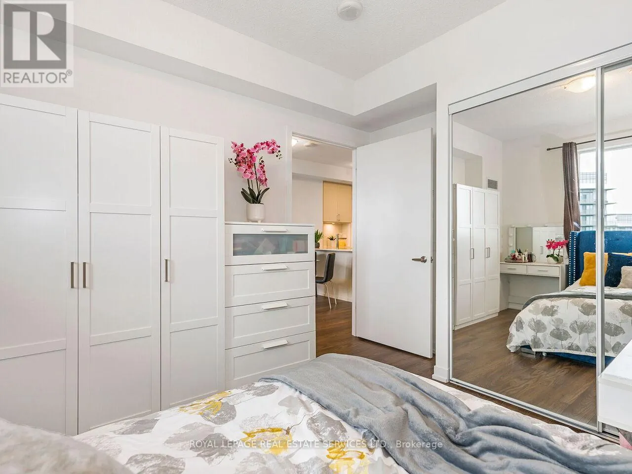1807 - 2560 EGLINTON AVENUE W