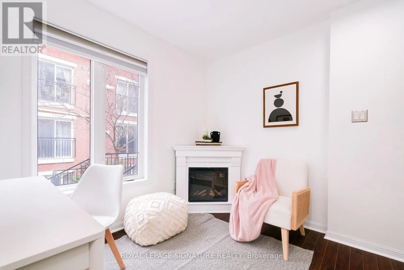 1602 - 28 LAIDLAW STREET
