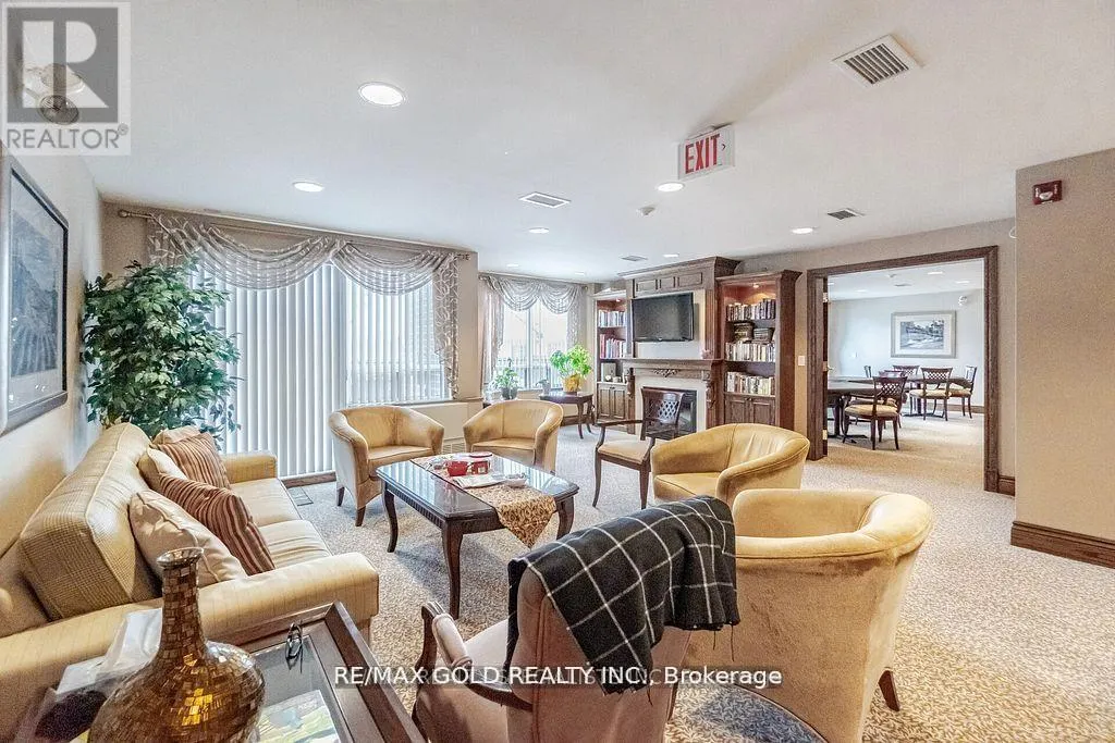 108 - 25 VIA ROSEDALE WAY