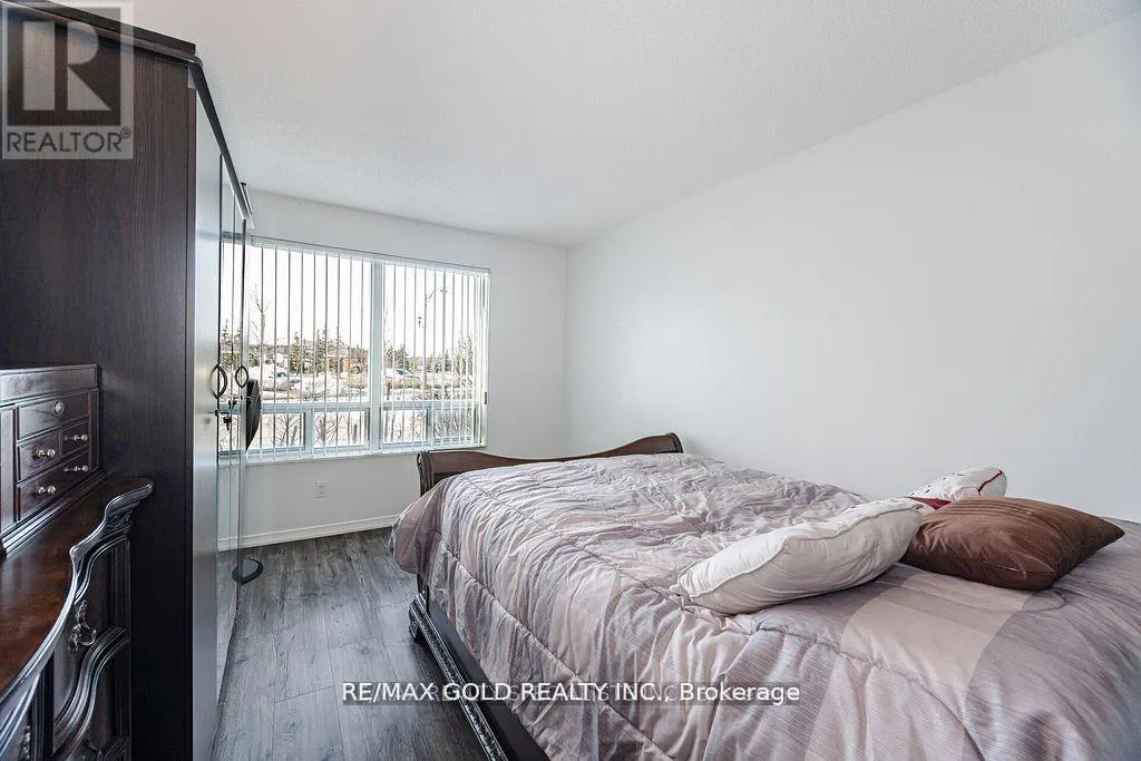 108 - 25 VIA ROSEDALE WAY