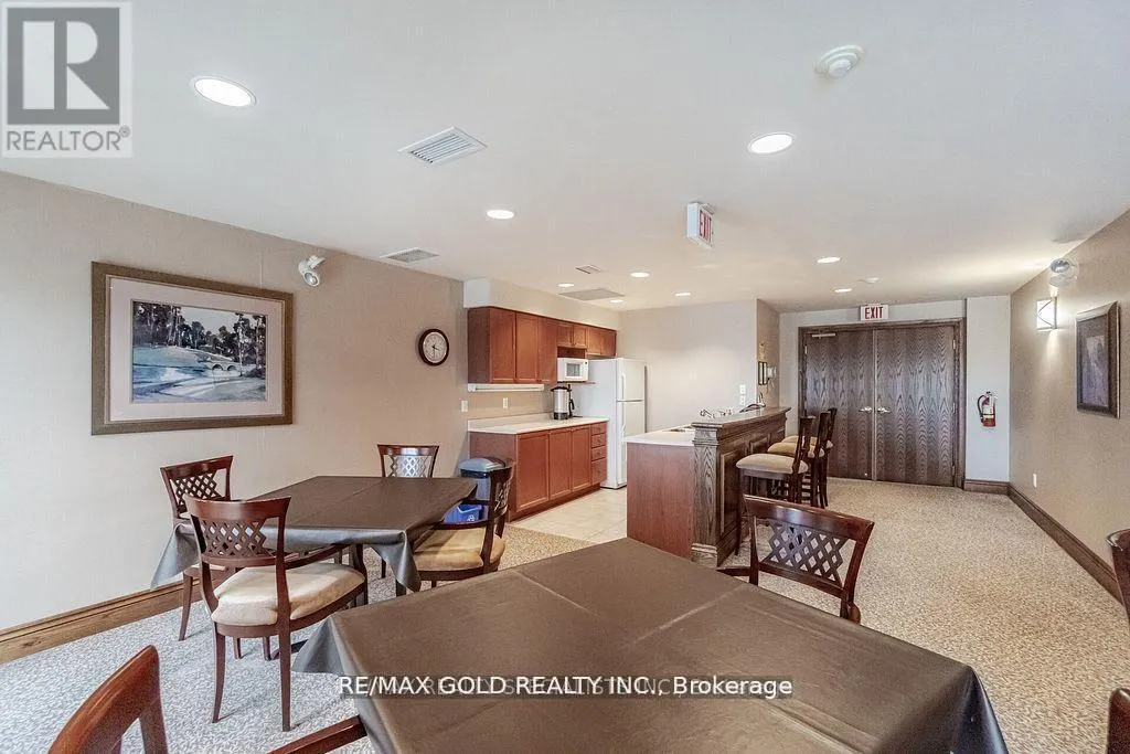 108 - 25 VIA ROSEDALE WAY