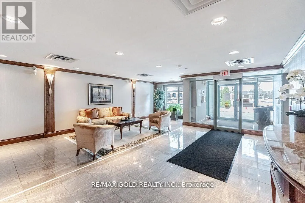 108 - 25 VIA ROSEDALE WAY