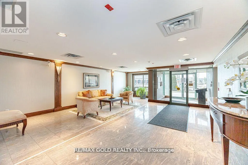 108 - 25 VIA ROSEDALE WAY
