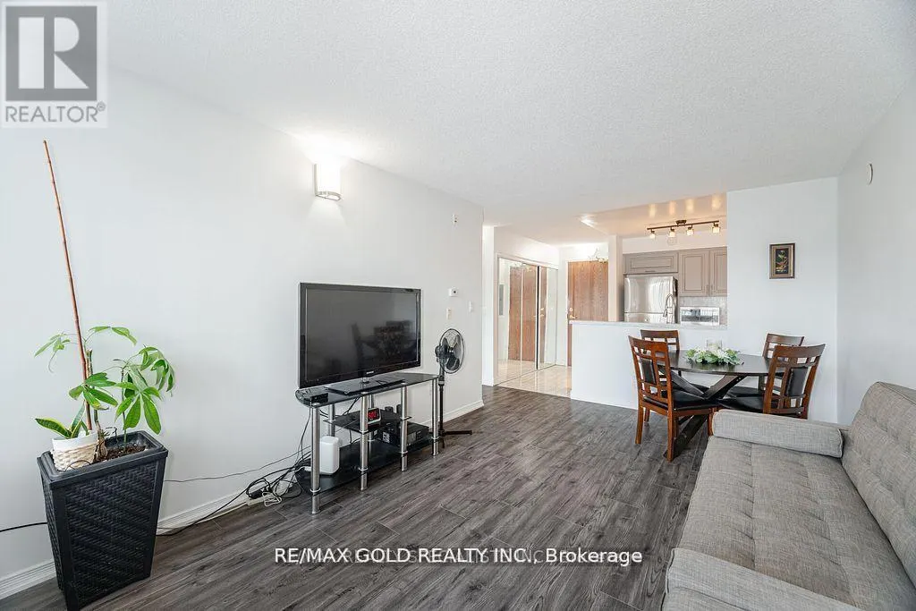 108 - 25 VIA ROSEDALE WAY