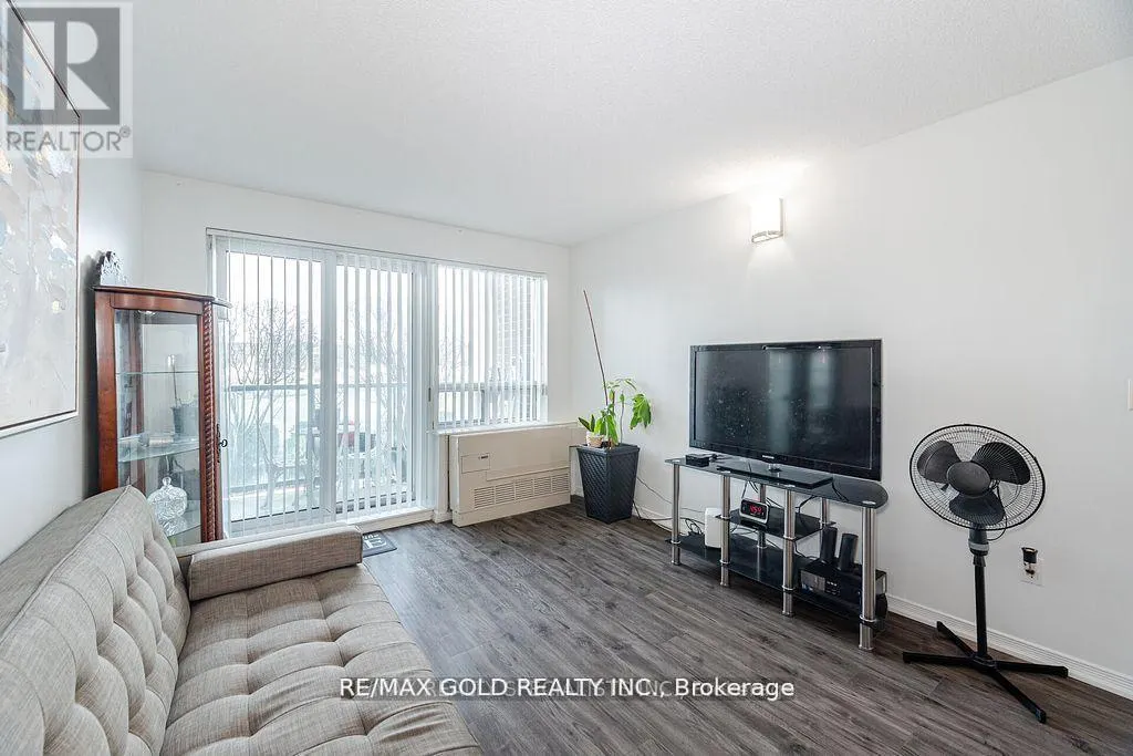 108 - 25 VIA ROSEDALE WAY