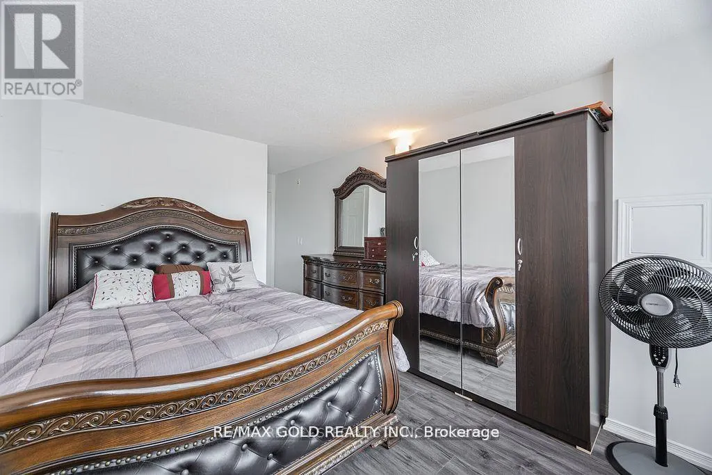 108 - 25 VIA ROSEDALE WAY