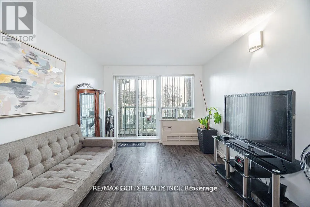 108 - 25 VIA ROSEDALE WAY