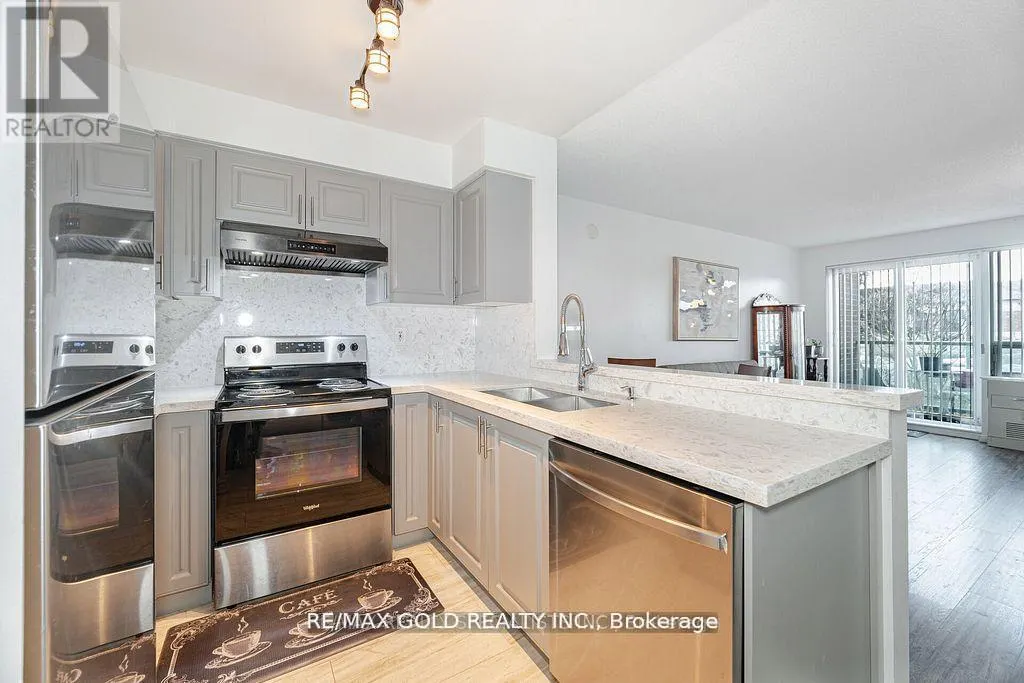 108 - 25 VIA ROSEDALE WAY