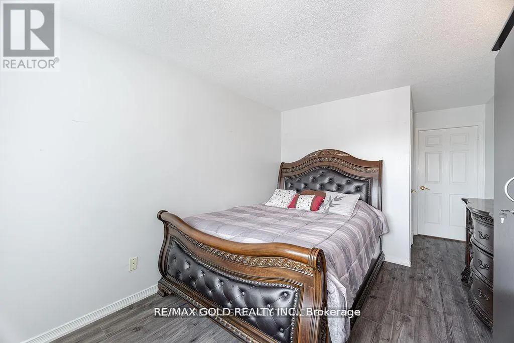 108 - 25 VIA ROSEDALE WAY