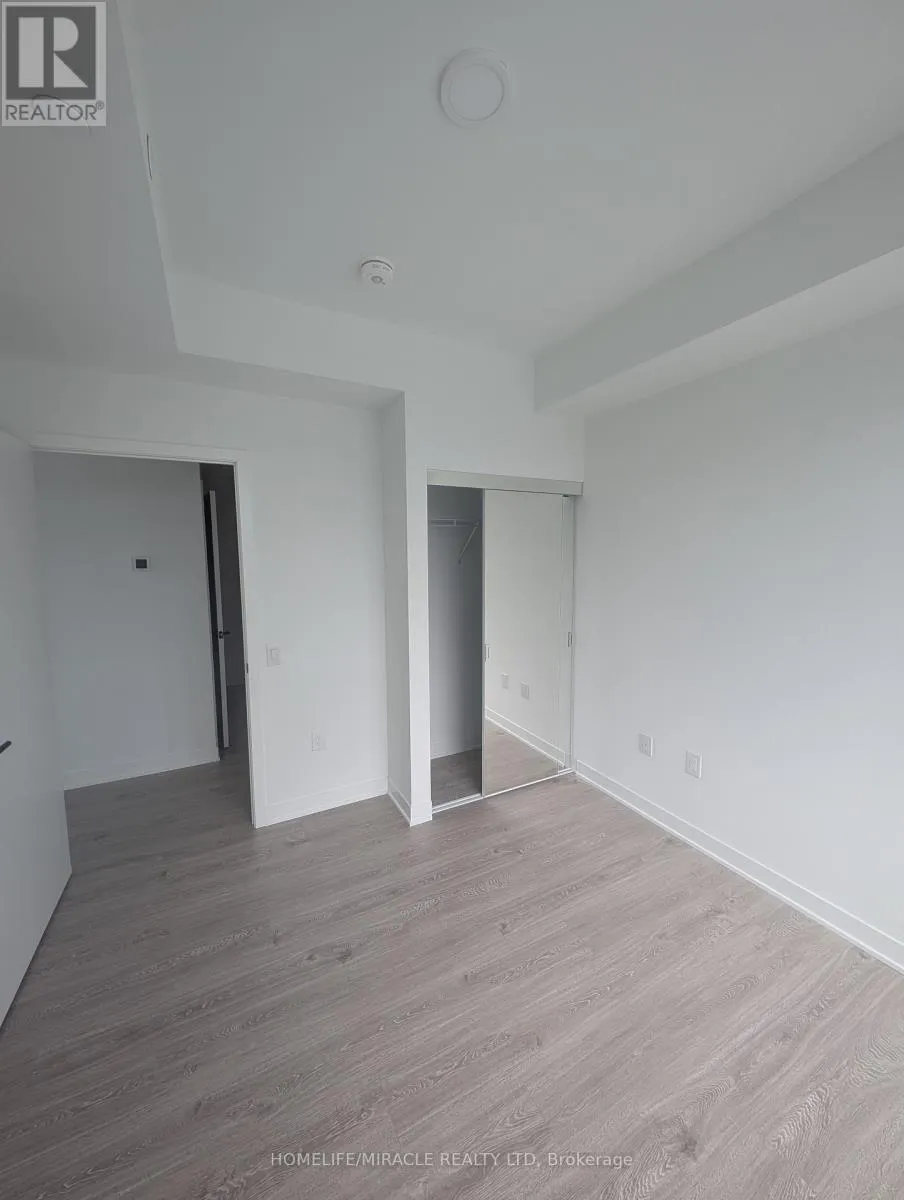 2204 - 2495 EGLINTON AVENUE W