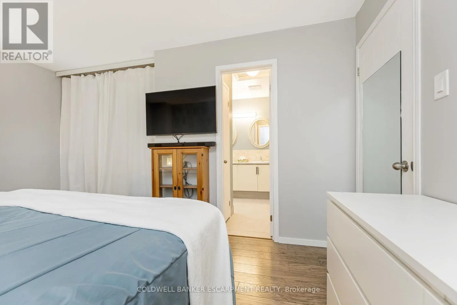 22 STEWART MACLAREN ROAD