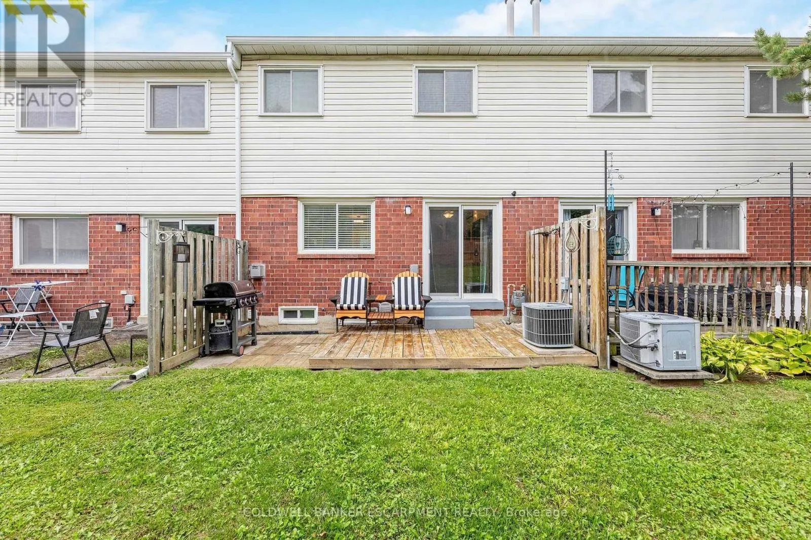 22 STEWART MACLAREN ROAD