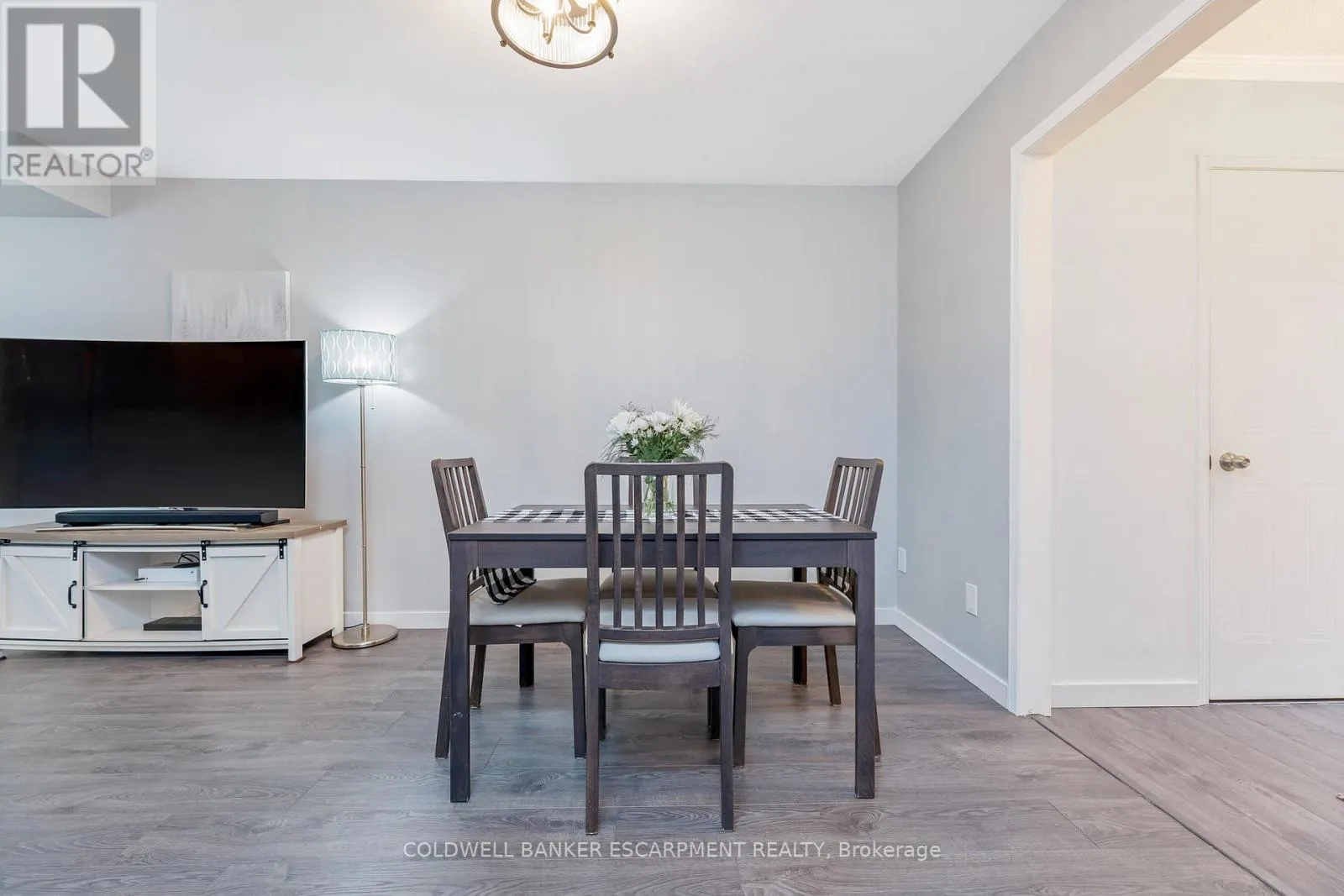 22 STEWART MACLAREN ROAD