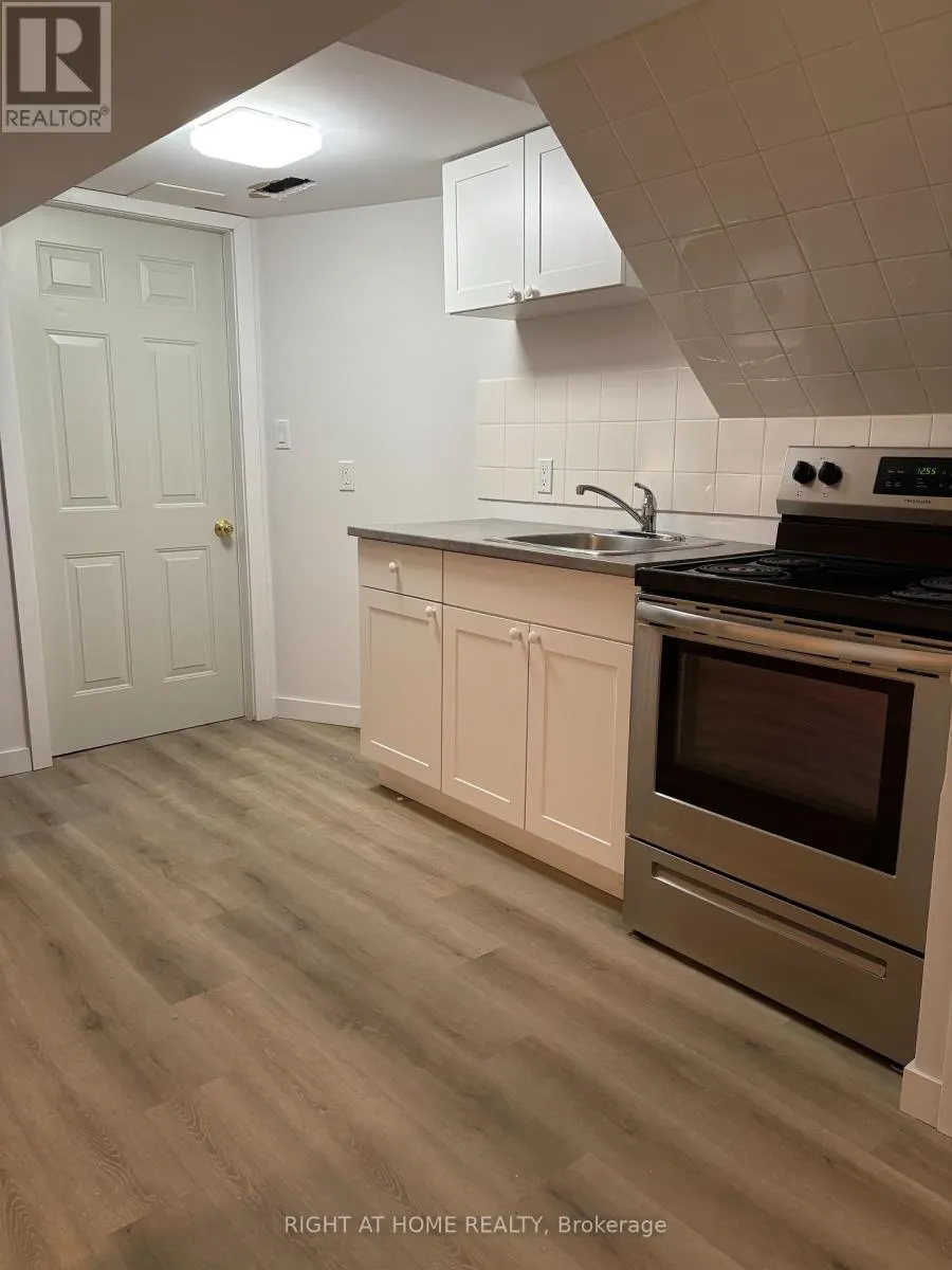 UNIT BSMT - 85 FLORAL PARKWAY