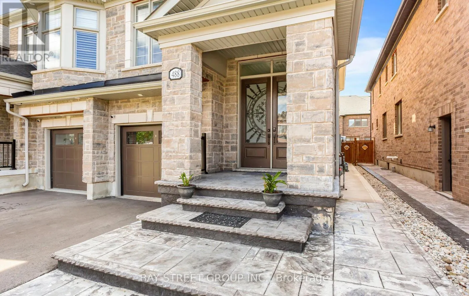 488 PARENT PLACE