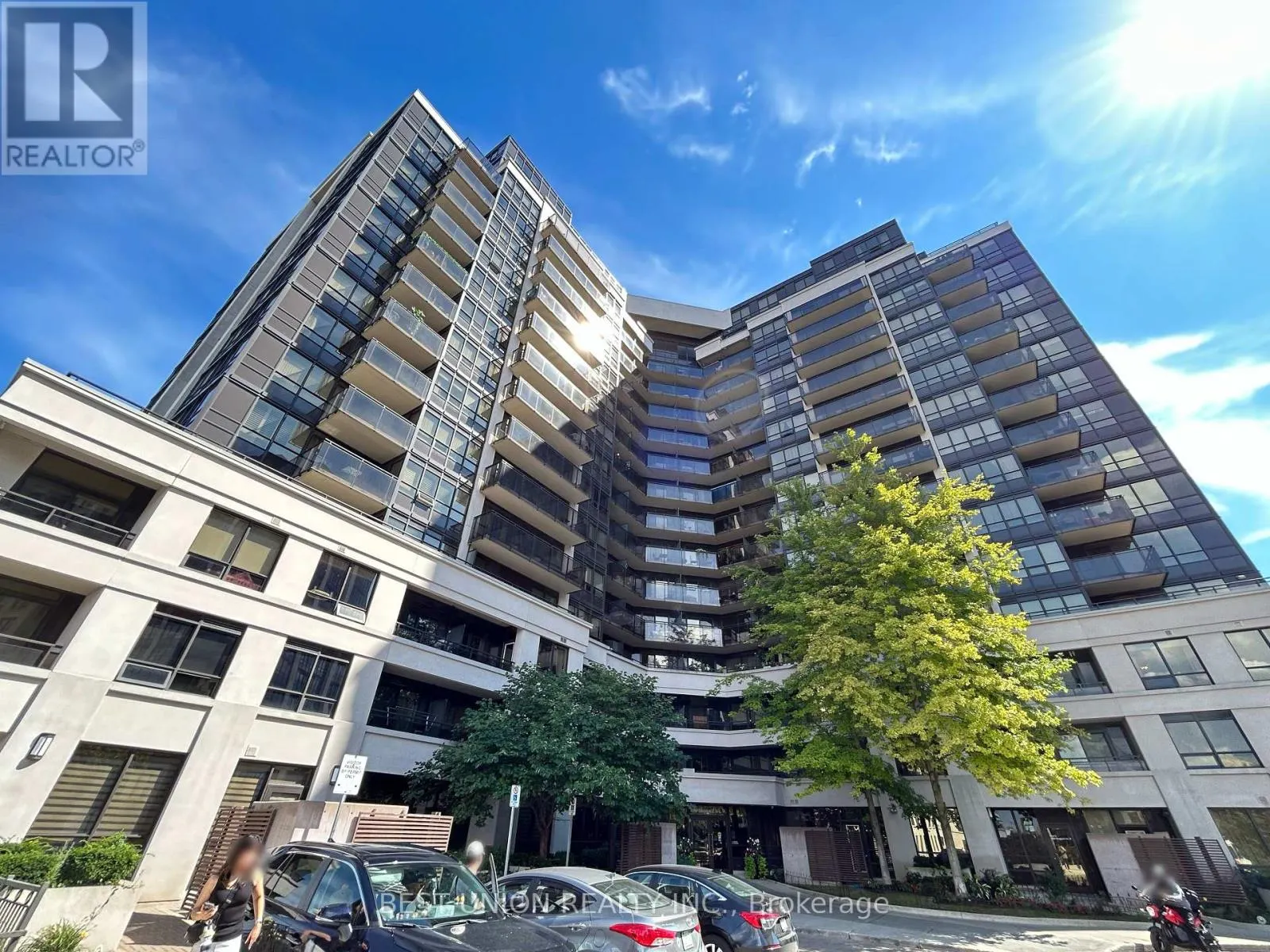 1016 - 1060 SHEPPARD AVENUE W