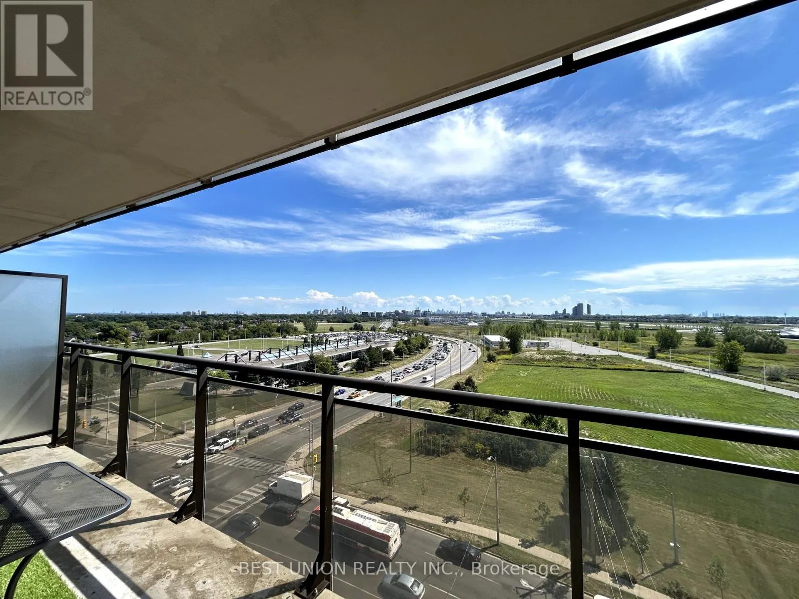 1016 - 1060 SHEPPARD AVENUE W