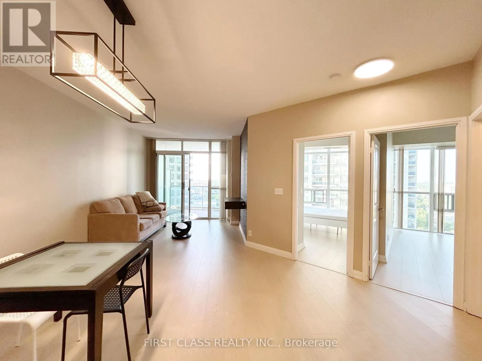 1402 - 70 ABSOLUTE AVENUE